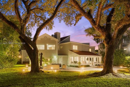 1961 S Oak Haven Cir, North Miami Beach, FL, 33179-2834 | Card Image