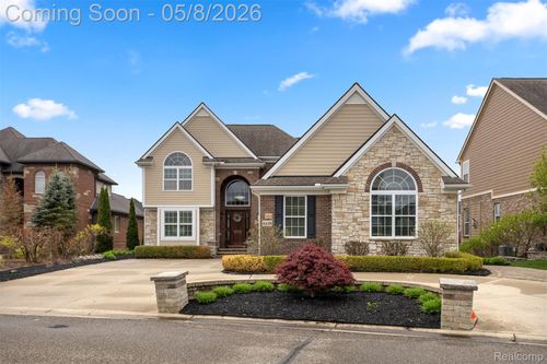 8439 Boulder Shores Dr, South Lyon, MI, 48178-8061 | Card Image