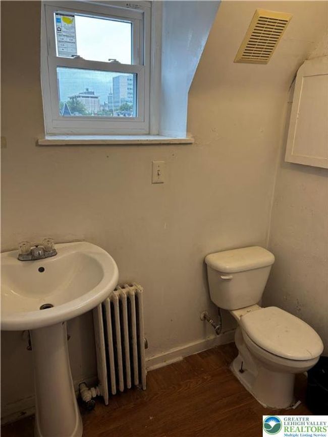 2 - 220 N 4 Th St, Condo with 5 bedrooms, 2 bathrooms and null parking in Allentown PA | Image 21