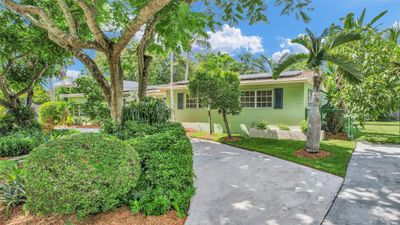 8865 Sw 171st St, House other with 3 bedrooms, 2 bathrooms and null parking in Palmetto Bay FL | Image 1