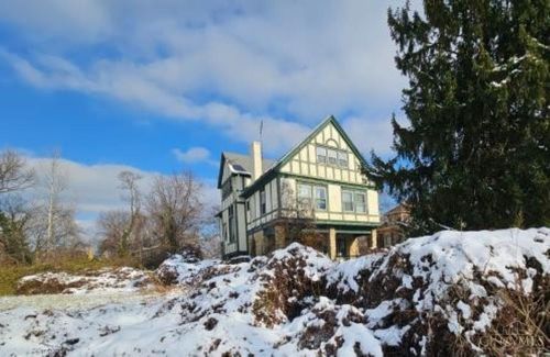 990 Burton Ave, Cincinnati, OH, 45229-2206 | Card Image