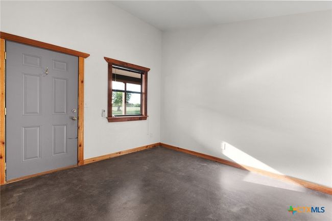 92 N Us Highway 281, Home with 3 bedrooms, 2 bathrooms and null parking in Lampasas TX | Image 35