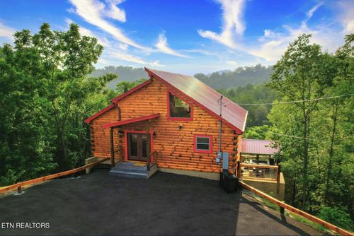 1908 Eagle Pt, Sevierville, TN, 37876 | Card Image