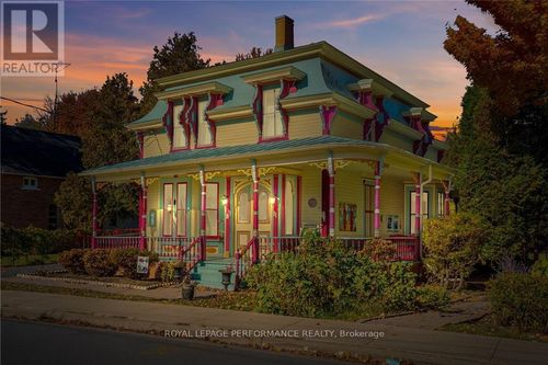 11 Oak St, Lancaster, ON, K0C1N0 | Card Image