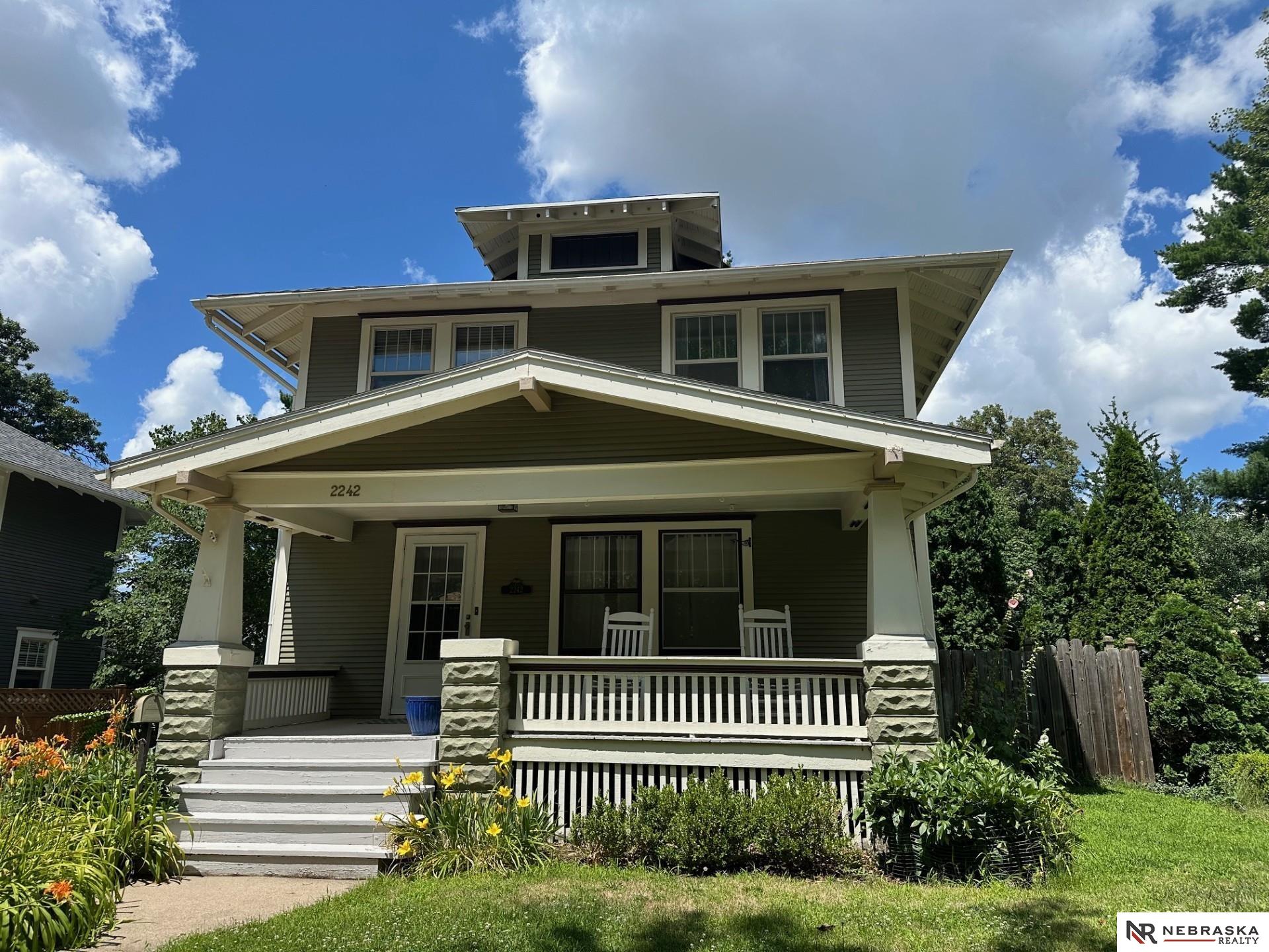 Woodscrest Ave, Lincoln, NE 68502