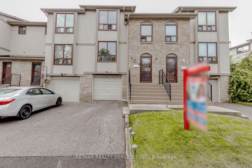 82-82 Guildford Cres, Brampton, ON, L6S3K2 | Card Image