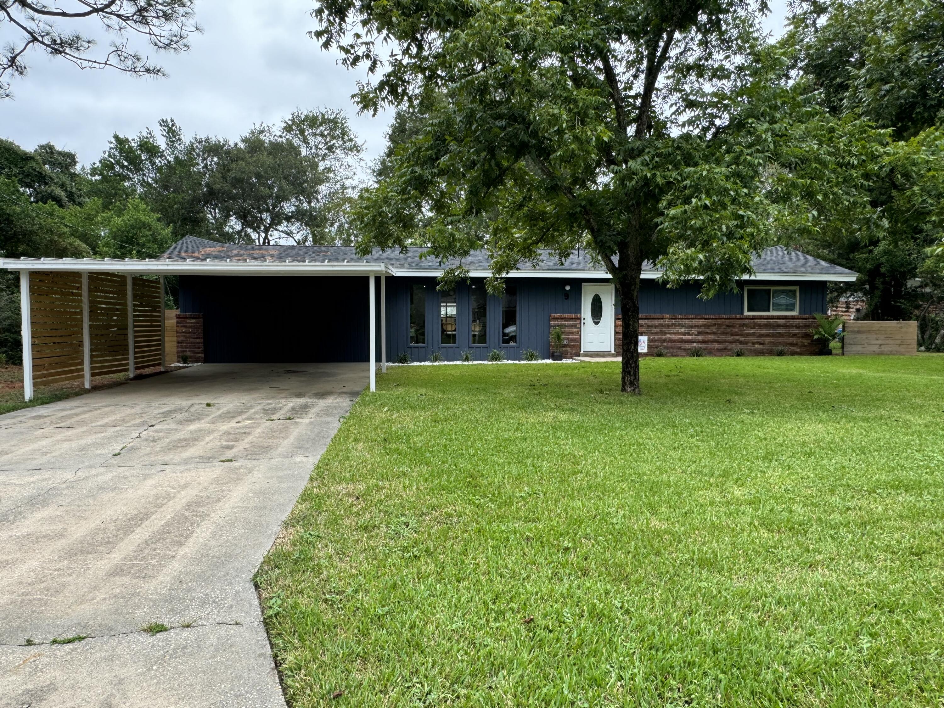 Sharilyn Dr, Shalimar, FL 32579