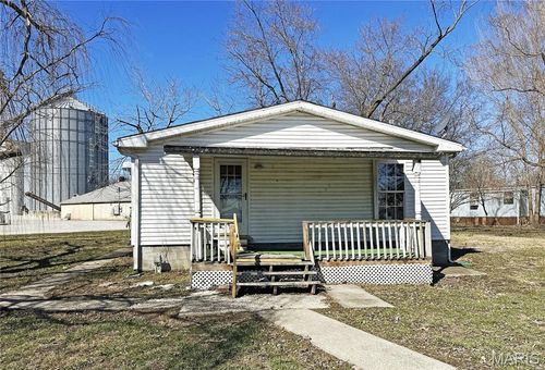 300 E Ellis St, Summerfield, IL, 62289-1028 | Card Image