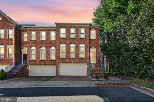 7522 Chrisland Cv, FALLS CHURCH, VA, 22042-7557 | Card Image