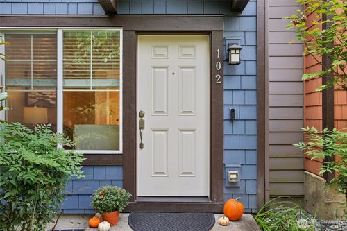 apt-102-10176 156th Ct Ne, Redmond, WA, 98052-0019 | Card Image