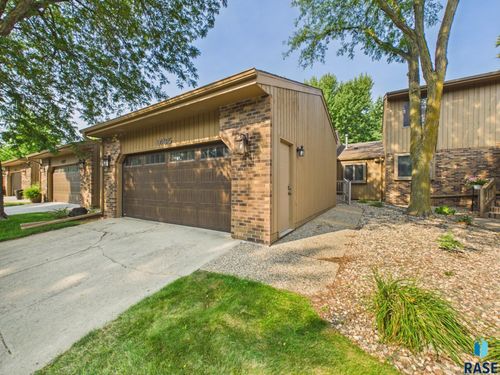 1435 S Westward Ho Pl, Sioux Falls, SD, 57105-0155 | Card Image