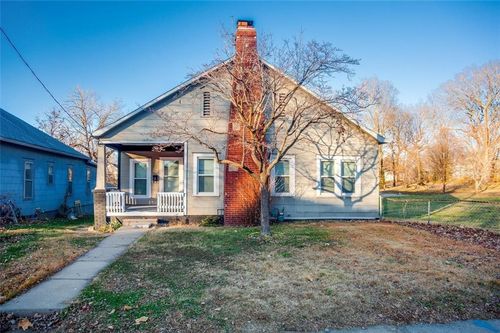 126 E Elm St, Independence, MO, 64050-3956 | Card Image