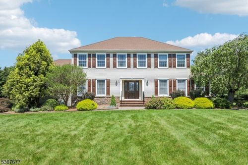 211 Woods End Dr, Basking Ridge, NJ, 07920-2133 | Card Image