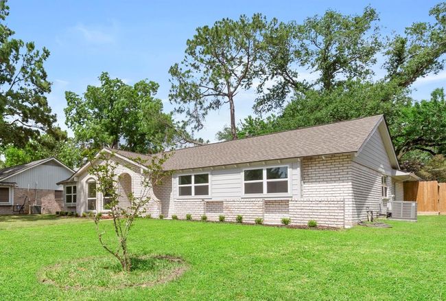 2610 Moss Hill Dr, House other with 4 bedrooms, 2 bathrooms and 2 parking in Houston TX | Image 4