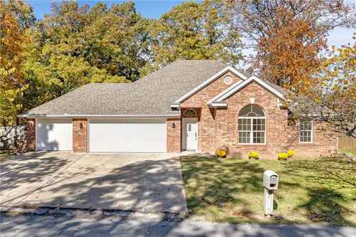 8 Eyemouth Dr, Bella Vista, AR, 72715-3503 | Card Image