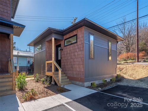 8 Leap Frog Park, Waynesville, NC, 28786 | Card Image