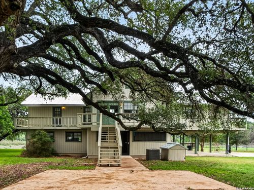 199 Lakeshore Dr S, Bandera, TX, 78003-4150 | Card Image