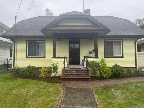 112 E Seaman Ave, Freeport, NY, 11520-1629 | Card Image