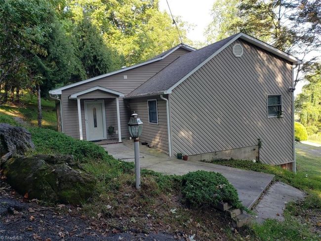 1695 Elk Spur Rd, House other with 3 bedrooms, 2 bathrooms and null parking in Fancy Gap VA | Image 23