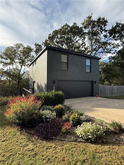 18864 Lake Sequoyah Rd, Fayetteville, AR, 72701-9506 | Card Image