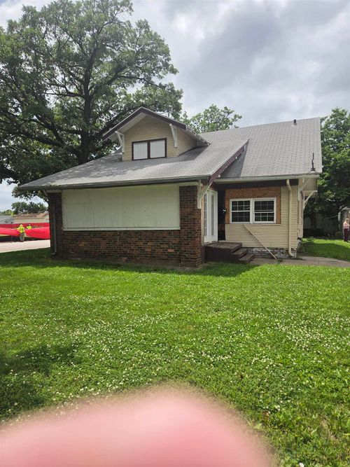 1323 N Burlington Ave, Hastings, NE, 68901-3070 | Card Image