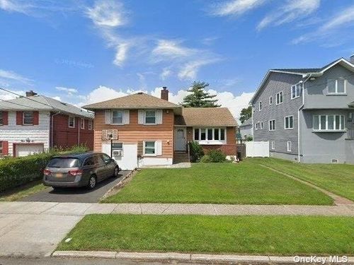 340 Argyle Road, Cedarhurst, NY, 11516 | Card Image