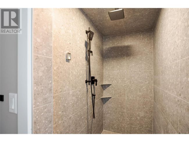 893 Loseth Dr, House other with 6 bedrooms, 4 bathrooms and 4 parking in Kelowna BC | Image 47