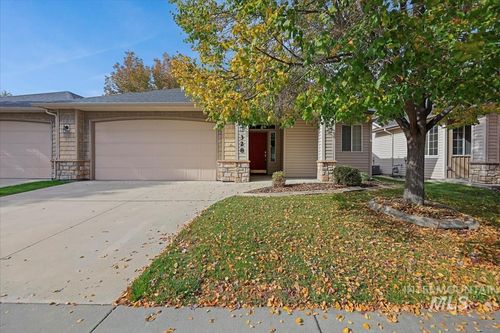 328 S Golden Eagle Ln, Eagle, ID, 83616-6077 | Card Image