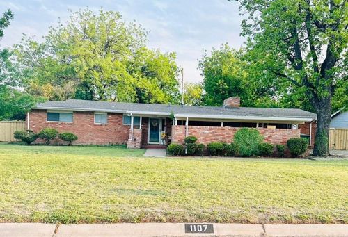 1107 W Bloodworth St, Olney, TX, 76374-1329 | Card Image