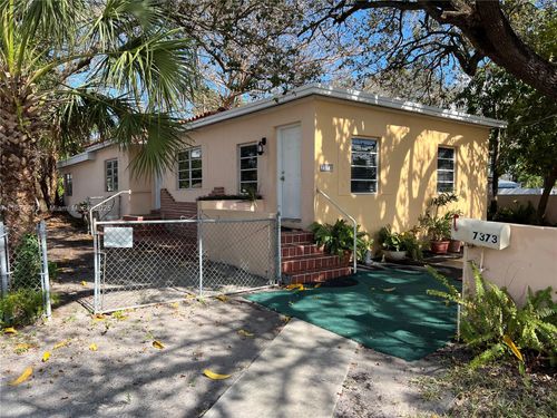 7373 Sw 6th St, Miami, FL, 33144-2611 | Card Image