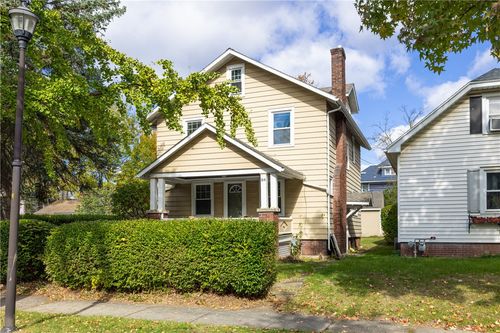 84 Winbourne Rd, Rochester, NY, 14611-4218 | Card Image