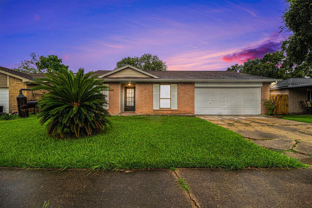 Crestway Dr, LA Porte, TX 77571