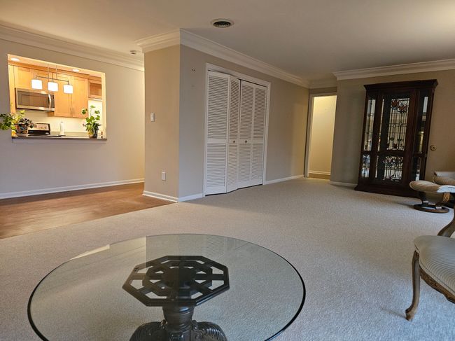 Living Room pic 3 | Image 10