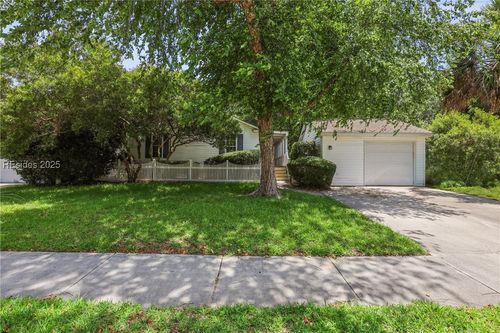 10 Chipwood Ln, Bluffton, SC, 29910-6106 | Card Image