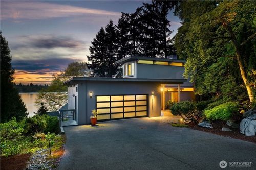 2019 Killarney Way, Bellevue, WA, 98004-7045 | Card Image