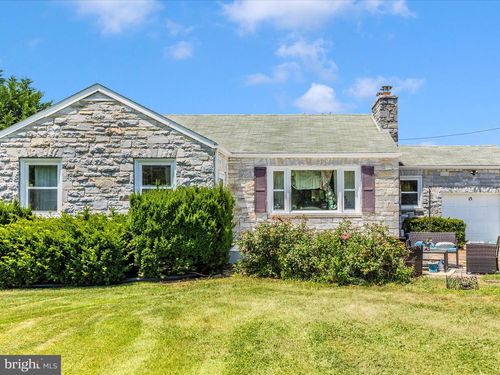 15 Maple Ave, BOONSBORO, MD, 21713-1112 | Card Image