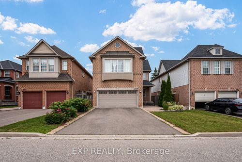 2374 Bankside Dr, Mississauga, ON, L5M6E5 | Card Image