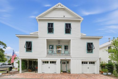 317 W Brunswick St, Southport, NC, 28461-3805 | Card Image