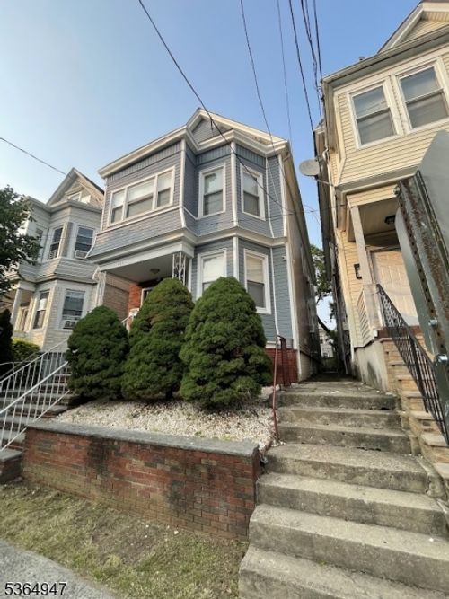 625 Court St, Elizabethport, NJ, 07206-1304 | Card Image