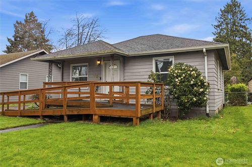 463 26th Ave, Longview, WA, 98632-1325 | Card Image