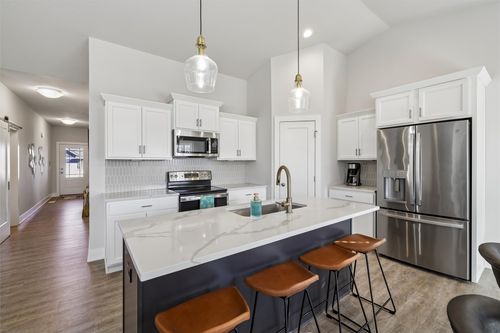 1723 Bentley Ct, Norwalk, IA, 50211-1308 | Card Image