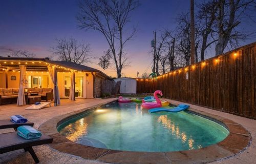 2404 Crestview Cir, Irving, TX, 75062-5304 | Card Image