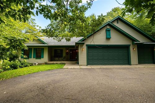 N7124 Arbor Ln, Durand, WI, 54736-5800 | Card Image