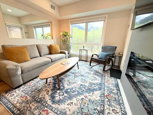 1215-200 2 Avenue, Dead Man's Flats, AB, T1W2W4 | Card Image