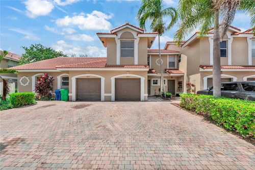 8933 Nw 54th St, Sunrise, FL, 33351-7762 | Card Image