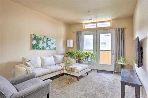 unit-214-3101 Blake St, Denver, CO, 80205-2578 | Card Image