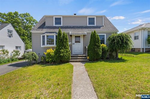 60 16th Ave, Elmwood Park, NJ, 07407-2923 | Card Image