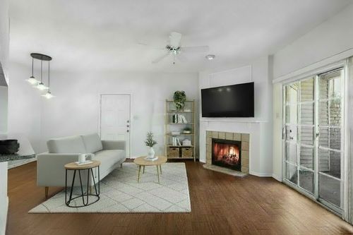 apt-116-1001 Liberty St, Dallas, TX, 75204-5552 | Card Image