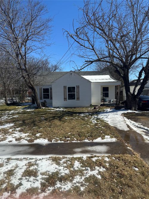 903 Sw 5th Ave, Mineral Wells, TX, 76067-8456 | Card Image