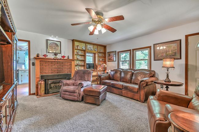 24483 Cave Creek Rd, House other with 5 bedrooms, 3 bathrooms and null parking in Abingdon VA | Image 14